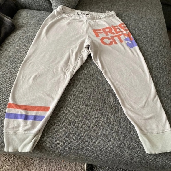 FREECITY SWEATPANTS (CHEAPER THRU DM) - Picture 3 of 4
